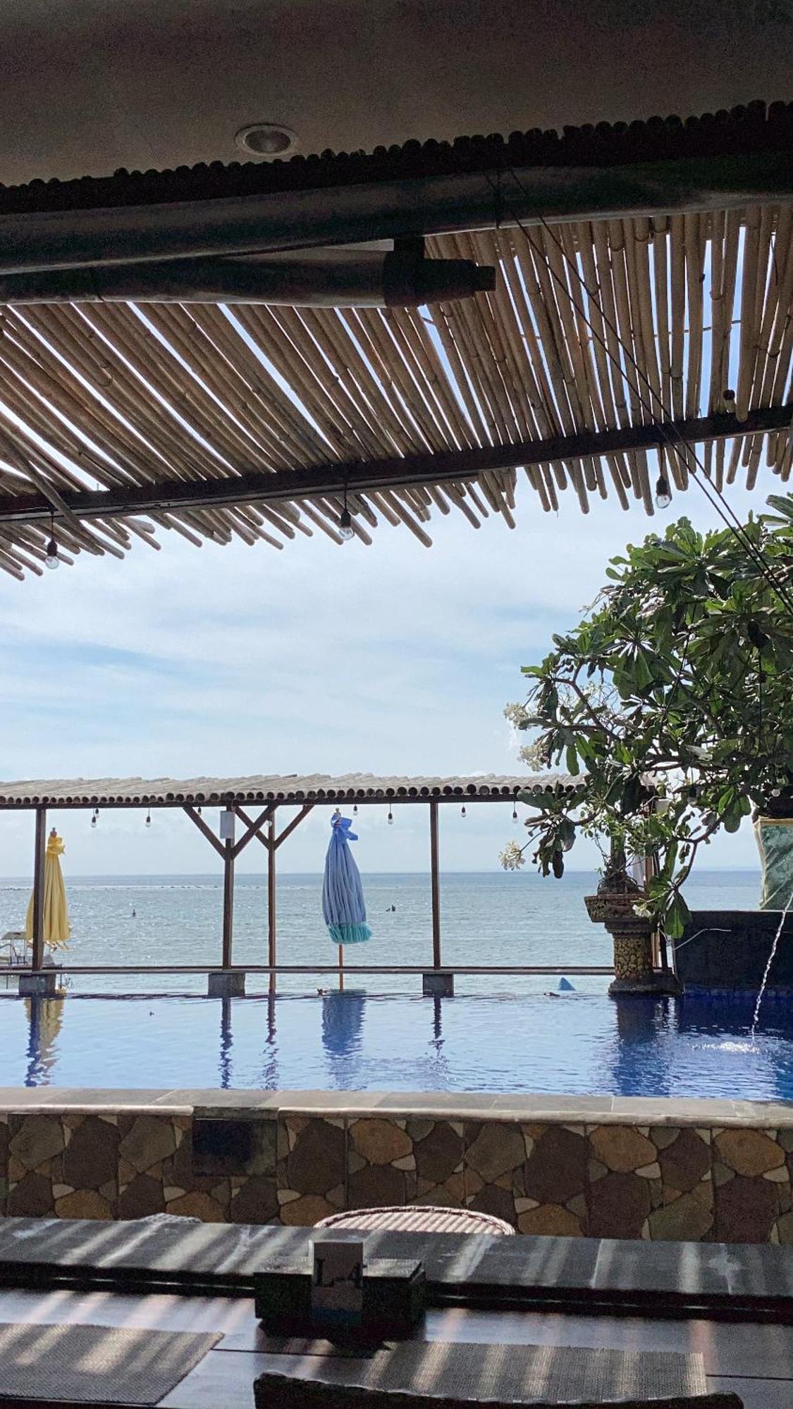 Linda Beach Hotel Lembongan Buitenkant foto