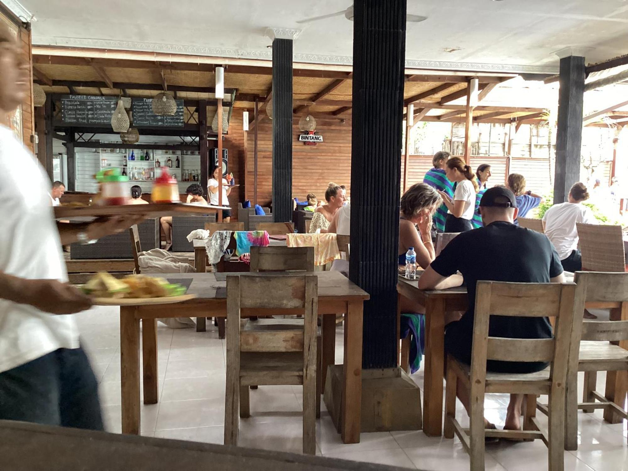 Linda Beach Hotel Lembongan Buitenkant foto