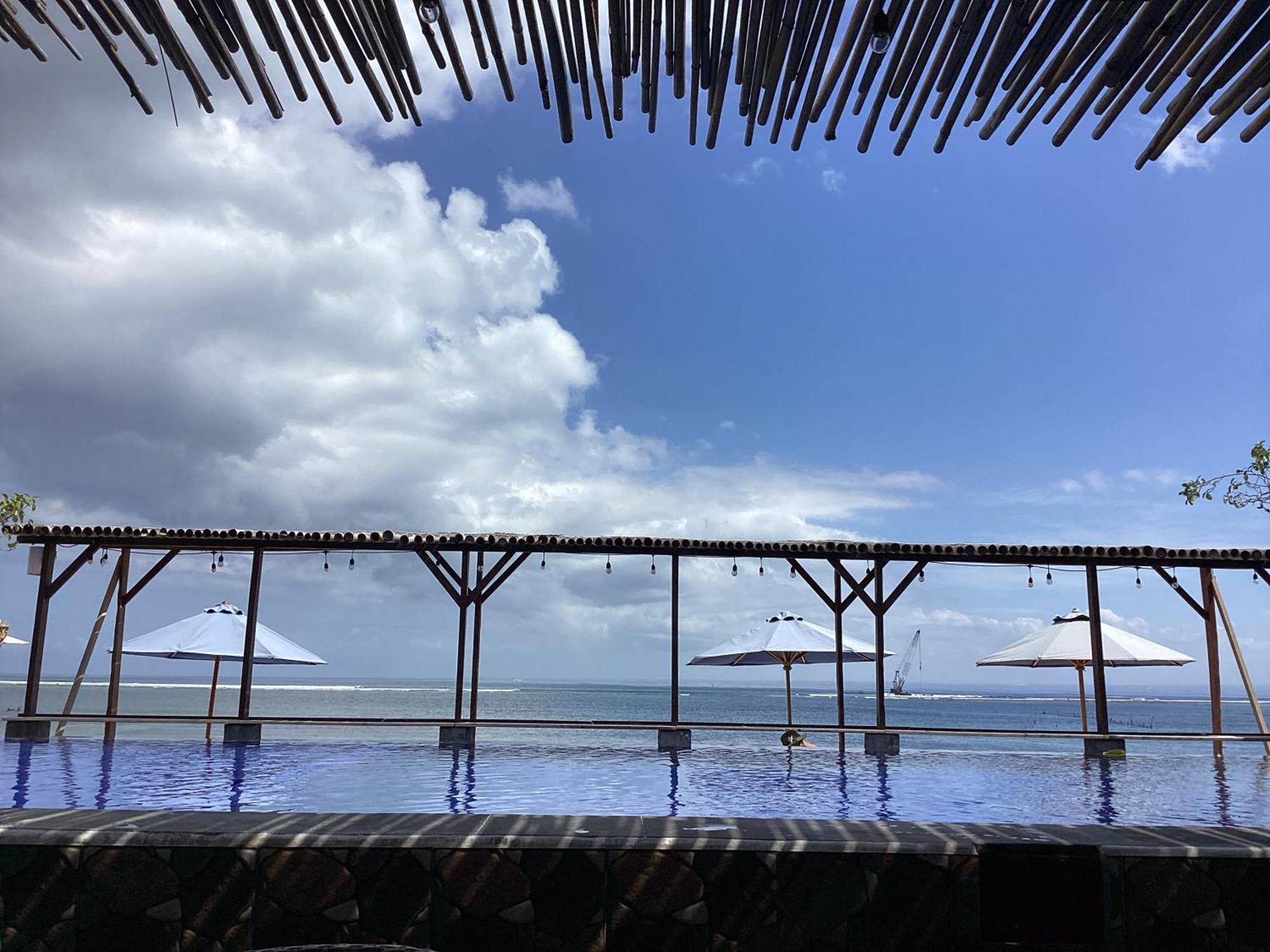 Linda Beach Hotel Lembongan Buitenkant foto