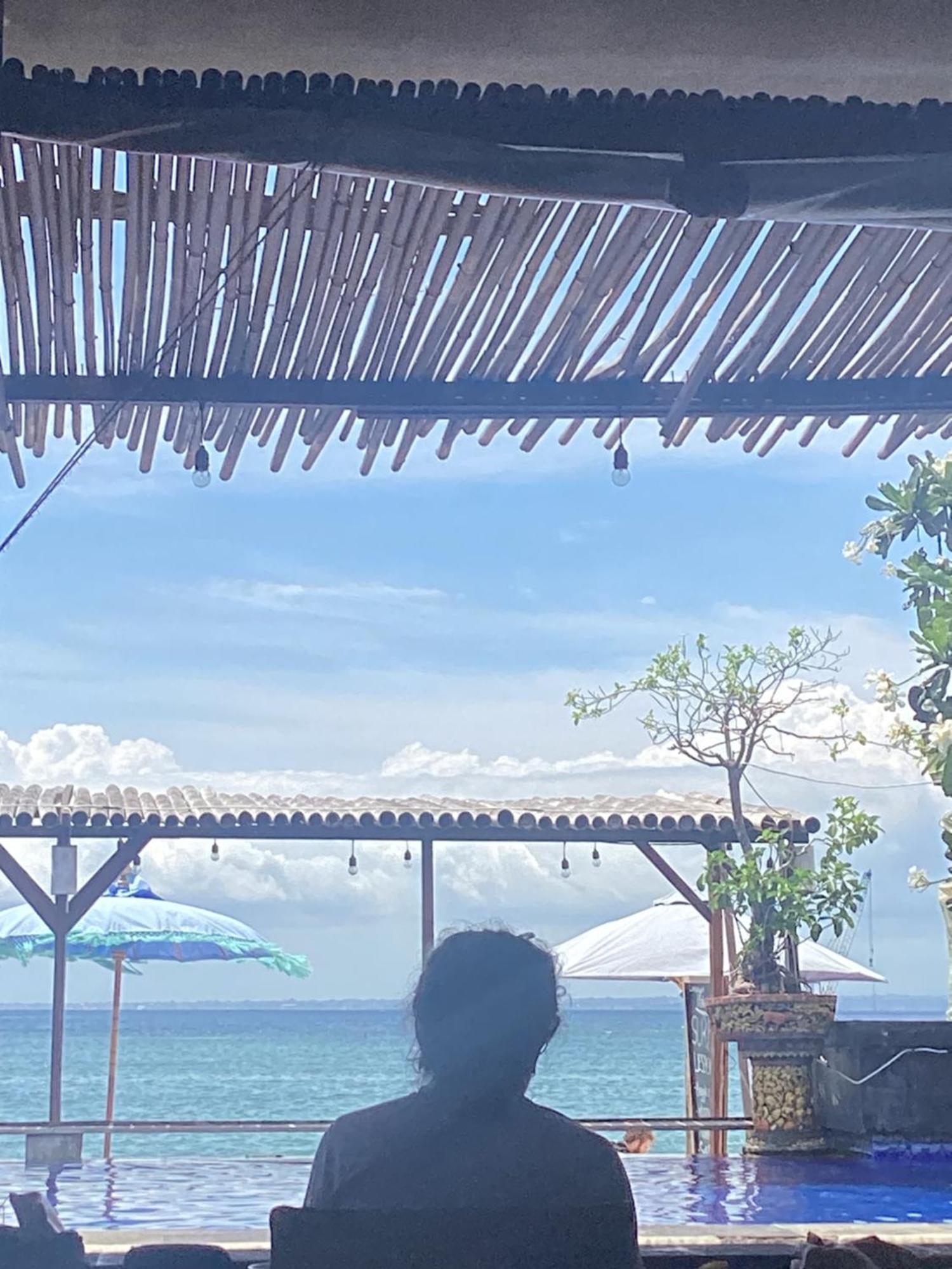 Linda Beach Hotel Lembongan Buitenkant foto