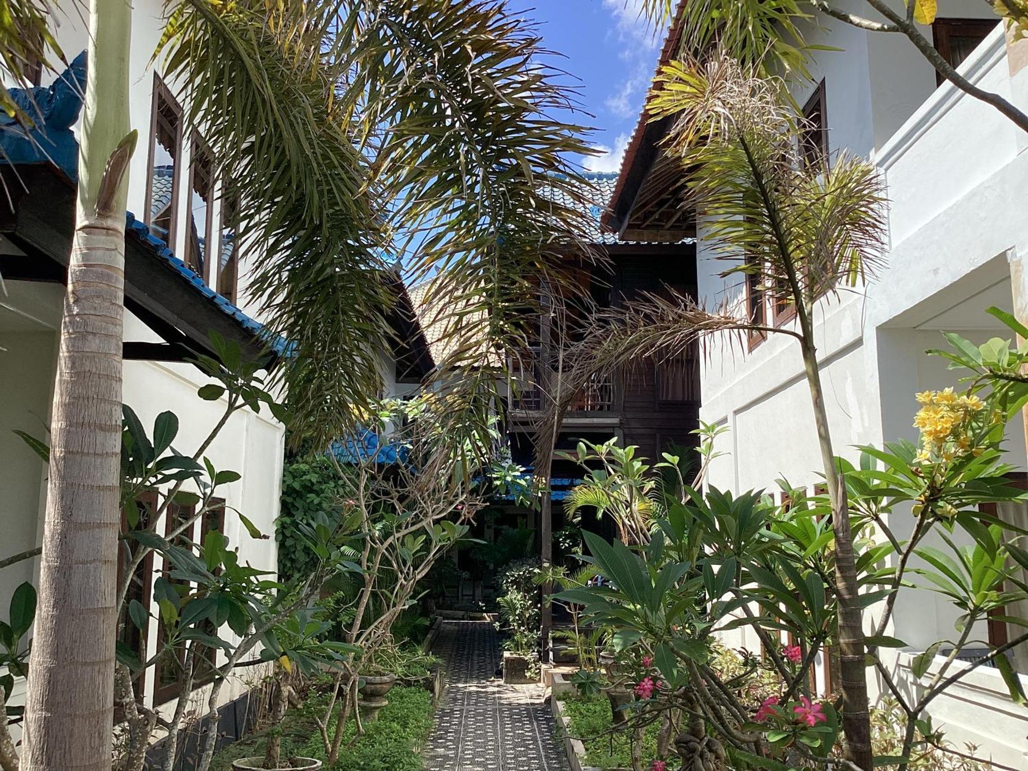 Linda Beach Hotel Lembongan Buitenkant foto