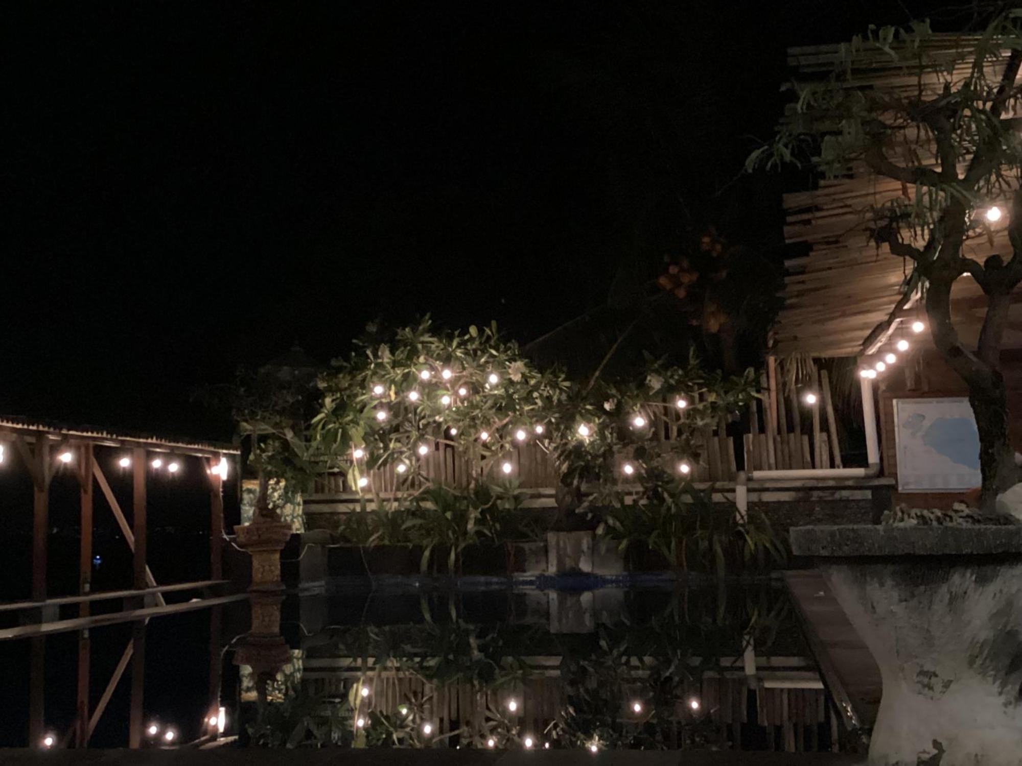 Linda Beach Hotel Lembongan Buitenkant foto