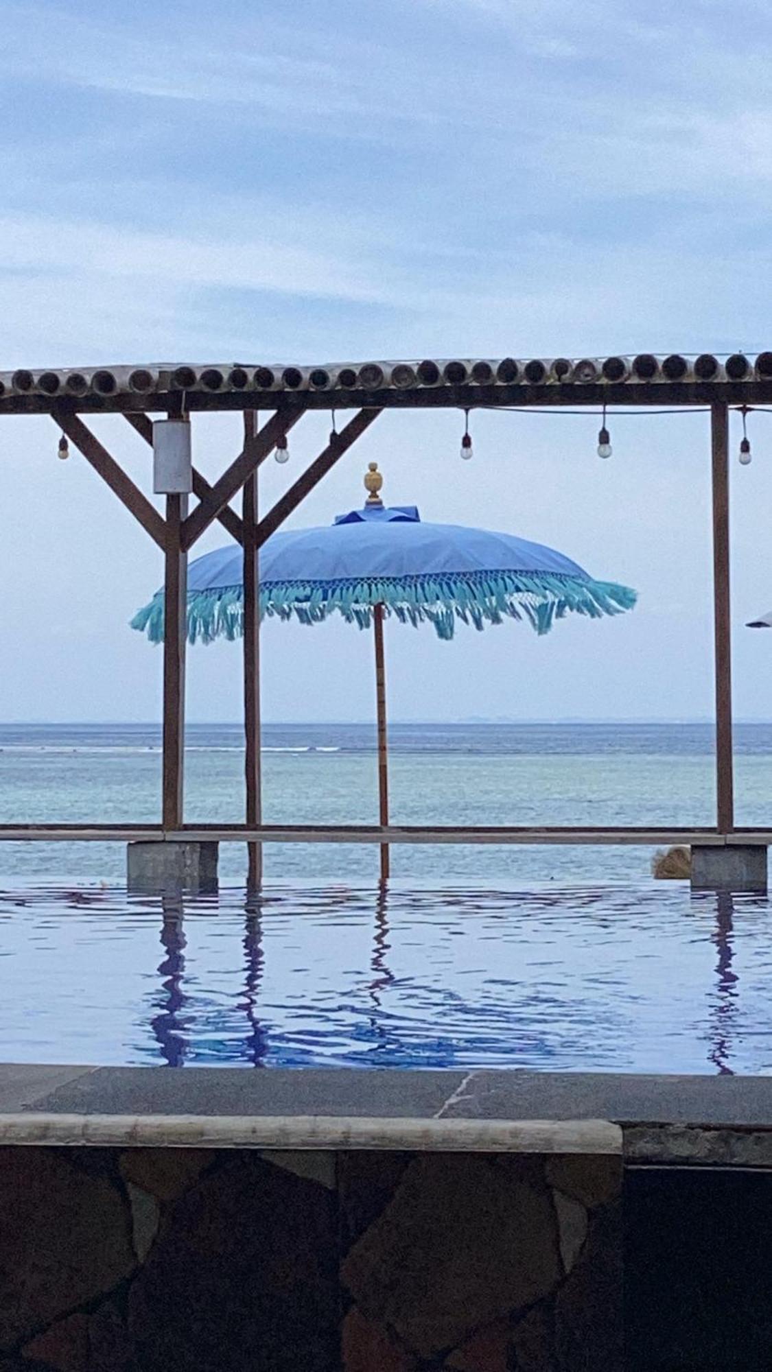 Linda Beach Hotel Lembongan Buitenkant foto