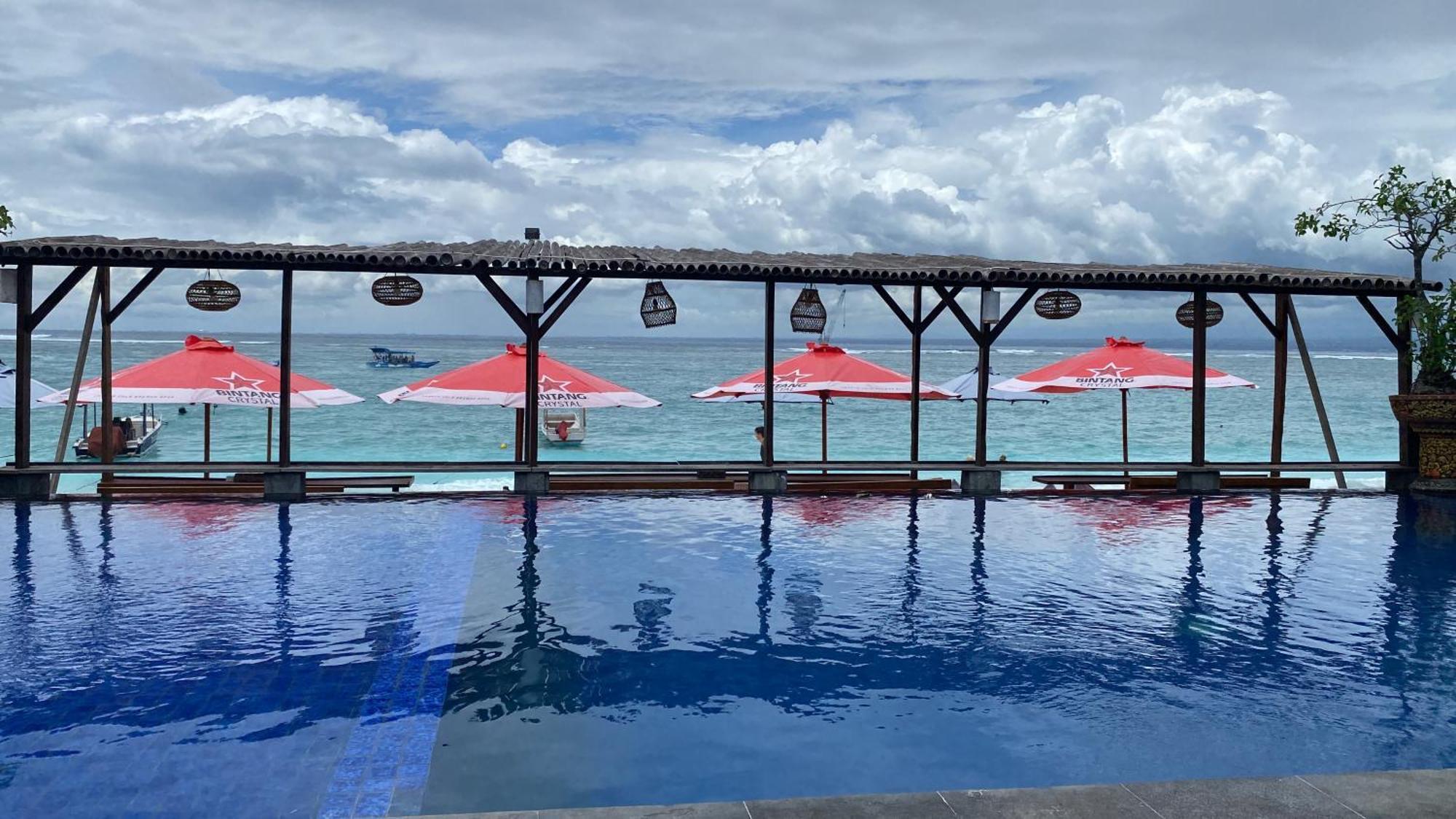 Linda Beach Hotel Lembongan Buitenkant foto