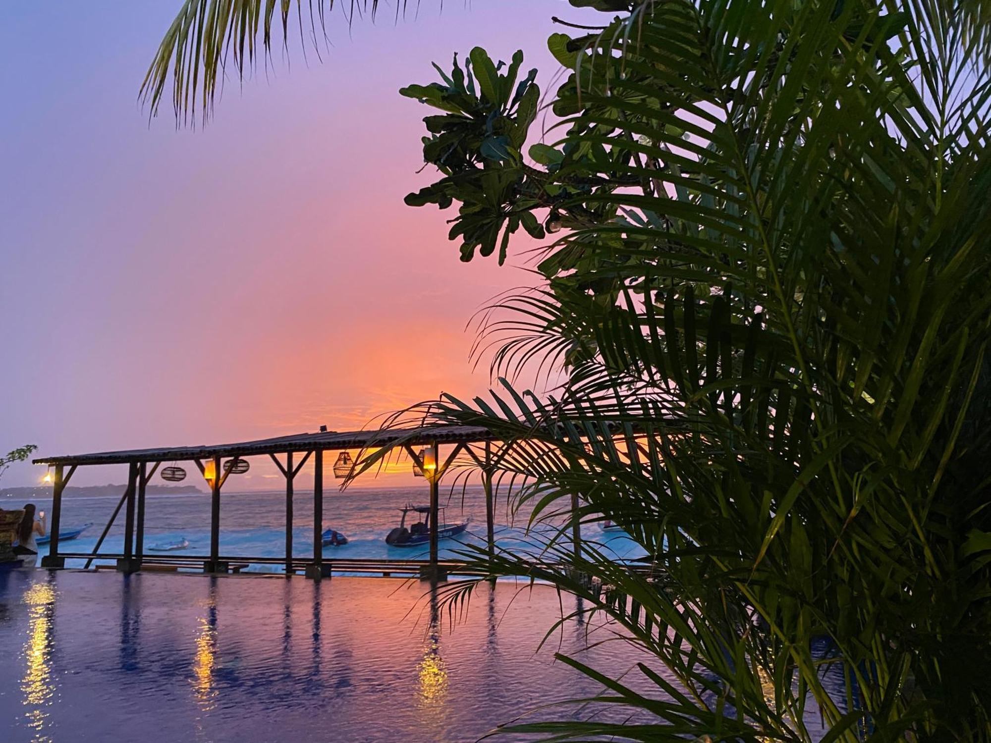 Linda Beach Hotel Lembongan Buitenkant foto