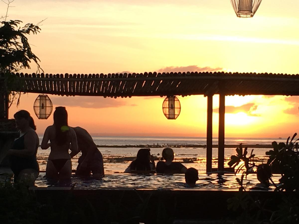 Linda Beach Hotel Lembongan Buitenkant foto