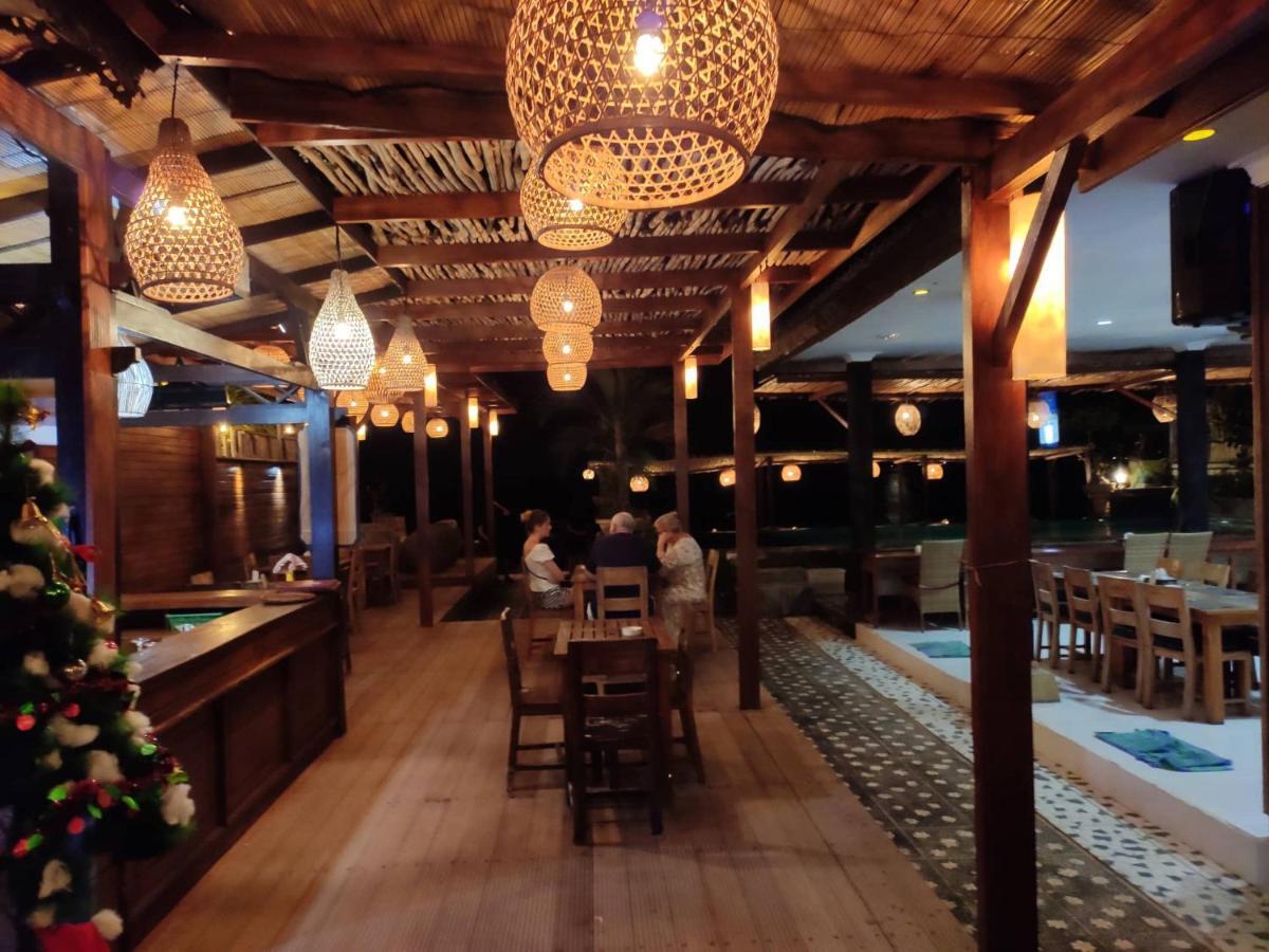 Linda Beach Hotel Lembongan Buitenkant foto